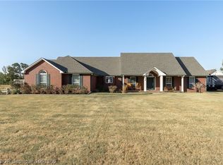 1734 Nixon Rd, Lavaca, AR 72941