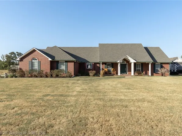 1734 Nixon Rd, Lavaca, AR 72941