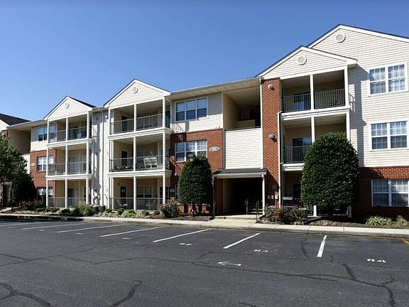2nd image of 9410 Links Ln APT J