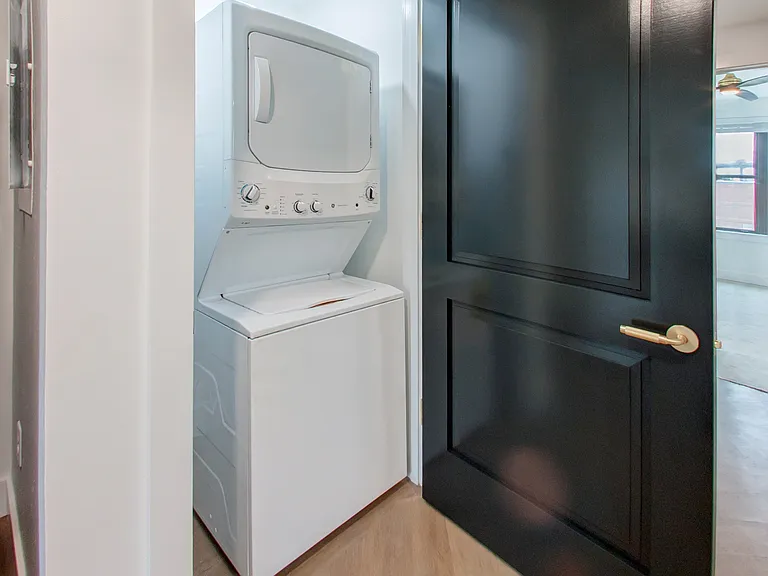 410 W University Ave #403 — Photo 9