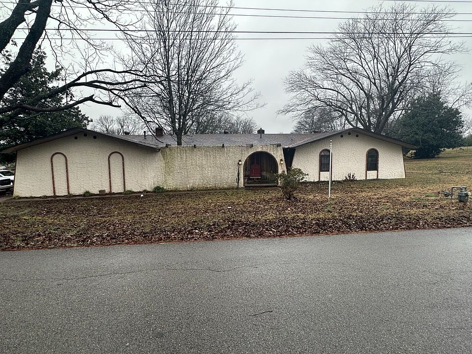 1st image of 306 E 4th St