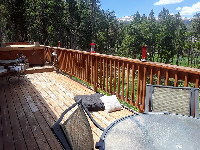 Elevated deck
