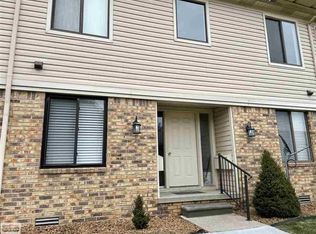 1700 River Rd APT 5, Marysville, MI 48040