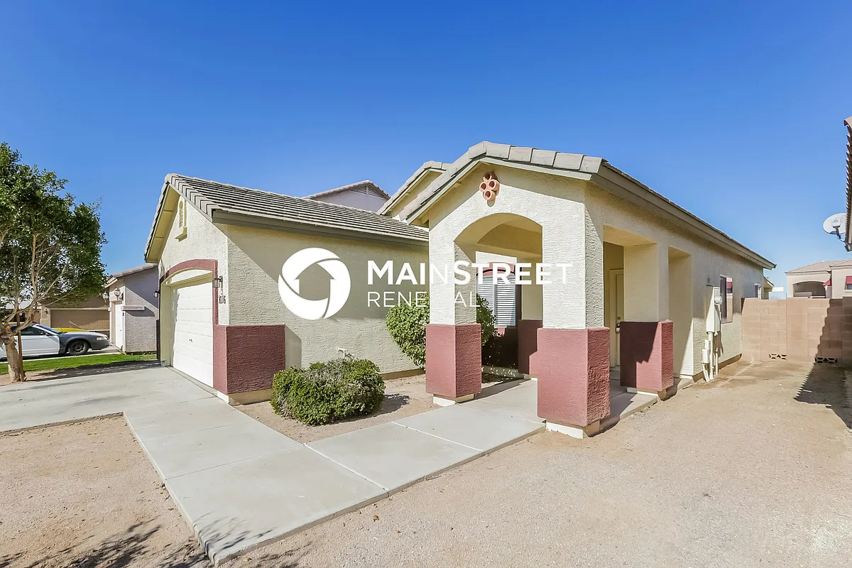 Front View - 1016 W Lydia Ln