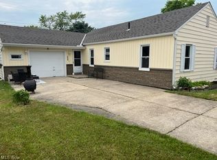 302 Woodridge Rd, Vermilion, OH 44089