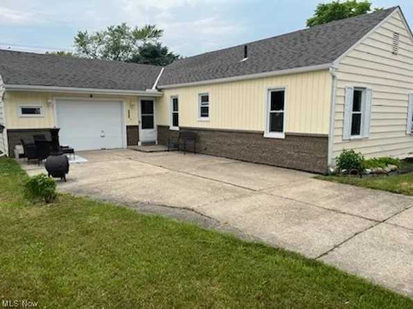 302 Woodridge Rd, Vermilion, OH 44089
