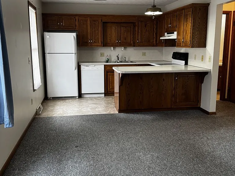 127 E Adams St #B7 — Photo 10