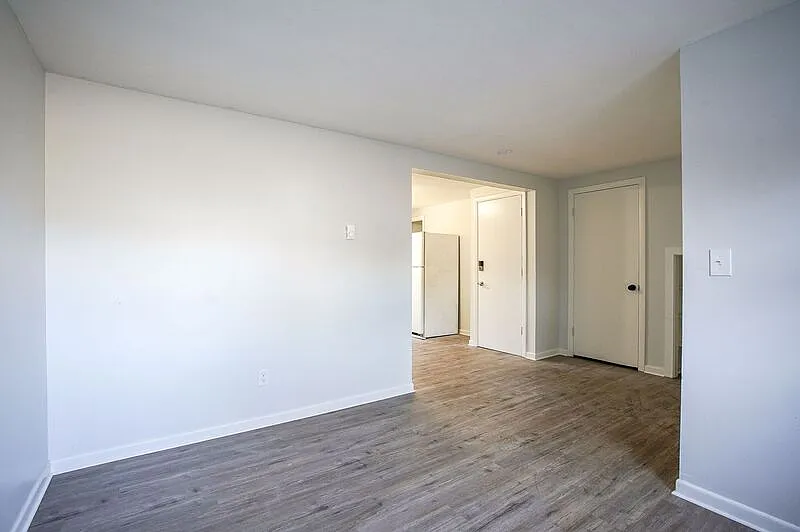 2 bed, 1.0 bath, $1,395 — Photo 4