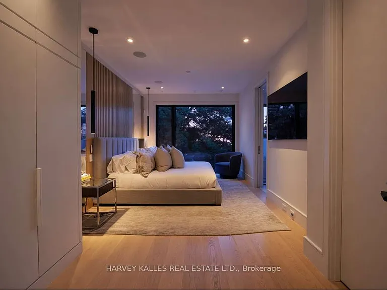 43 Summerhill Ave — Photo 19