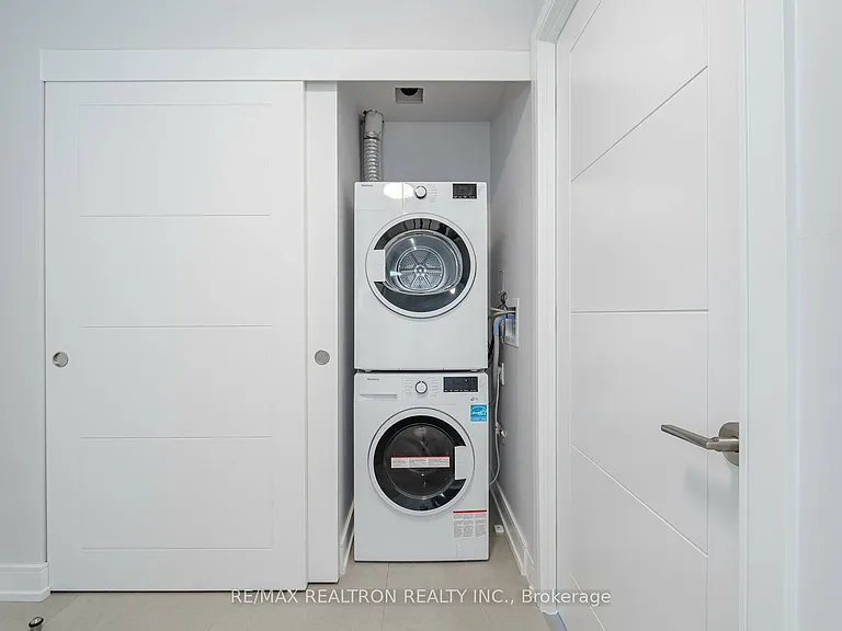 2525 Bathurst St #811 — Photo 12