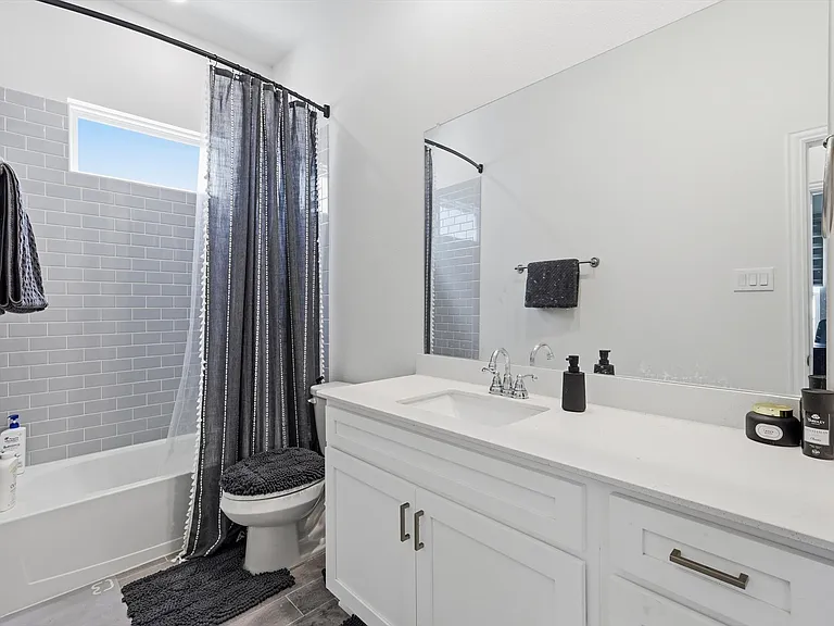105 Portina Dr — Photo 16