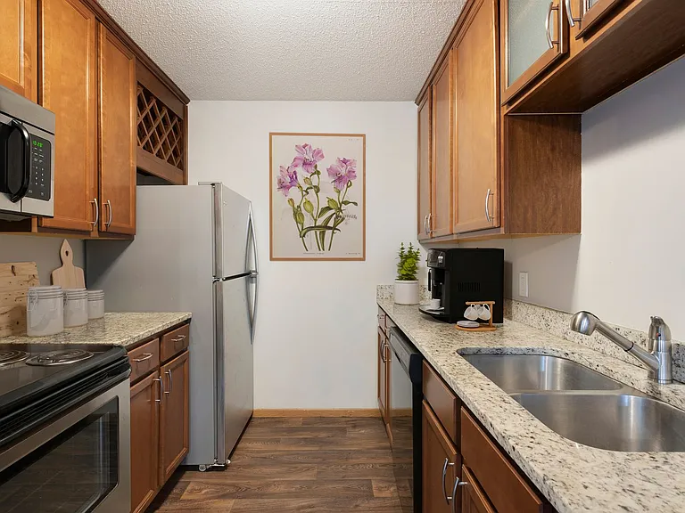 Fernbrook Townhomes — Photo 12