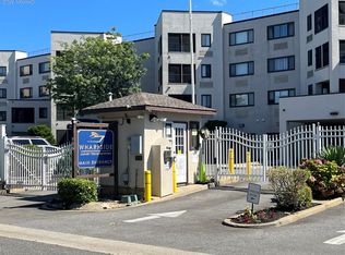 725 Miller Ave APT 123, Freeport, NY 11520