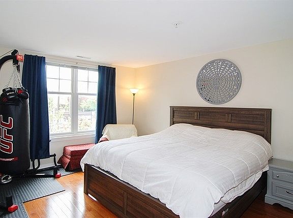 5th image of 125 N Euclid Ave APT 205