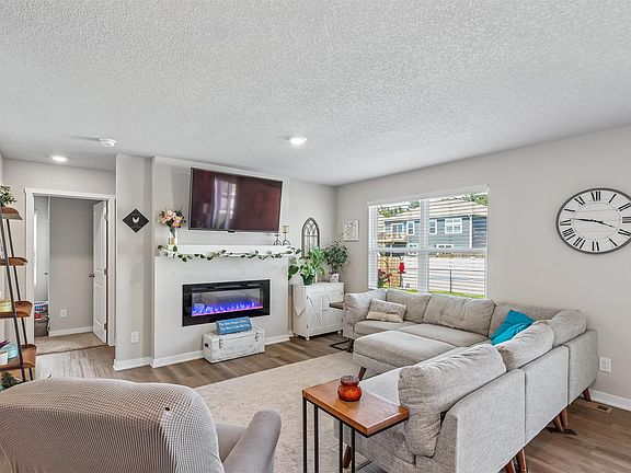 4th image of 2705 E 50th Ct