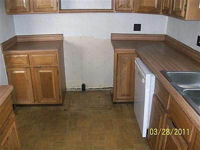 5th image of 4436 Rosemary Ave
