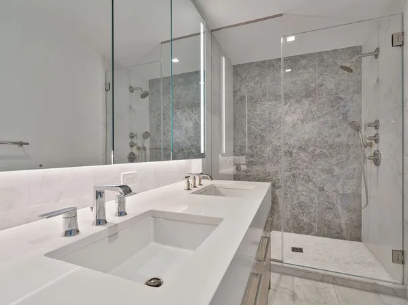 75 Park Lane image 16 of 23