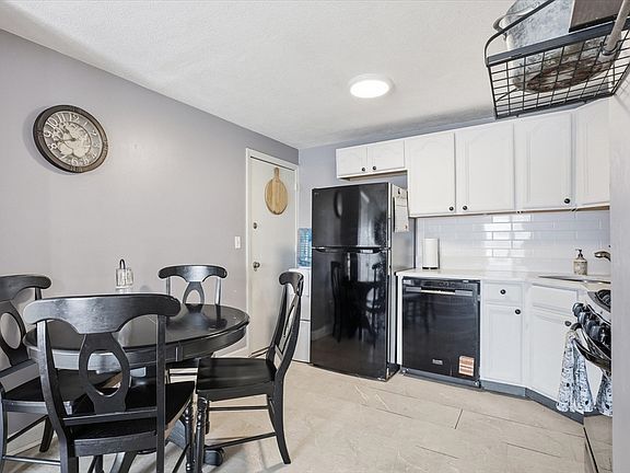 5th image of 36 Main St APT 29