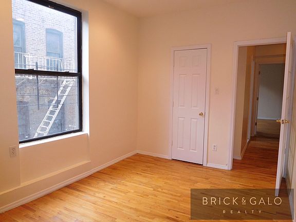 3rd image of 2 Pinehurst Ave APT C3