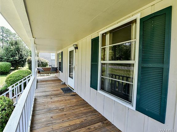 4th image of 2600 12th Ave E