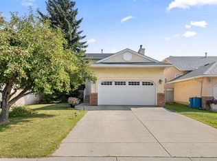 933 Applewood Dr SE, Calgary, AB T2A 7N3