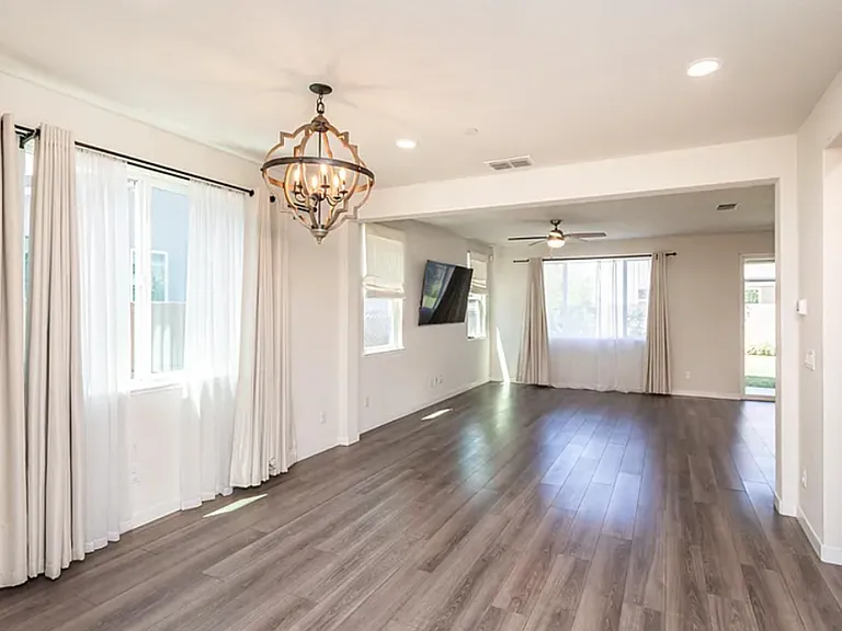 4455 English Elm St — Photo 4