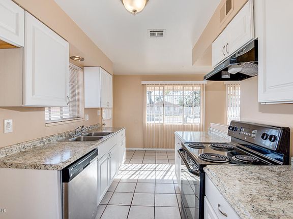 5th image of 3928 W Orange Dr