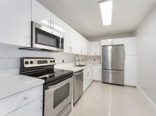 401 69th St APT 913, Miami Beach, FL 33141