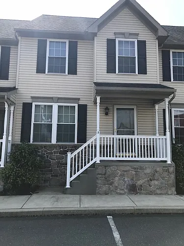 270 Locust St #5 Photo 1