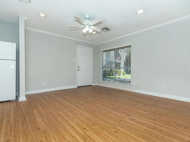 Galleria Flats Apartments — Photo 32