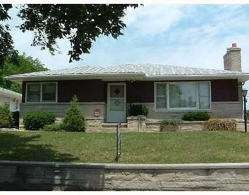 2715 Bonds Ave photo 1
