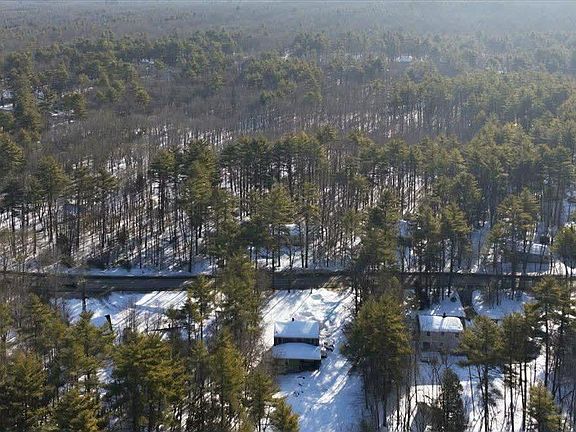 2nd image of 374 New Dam Road