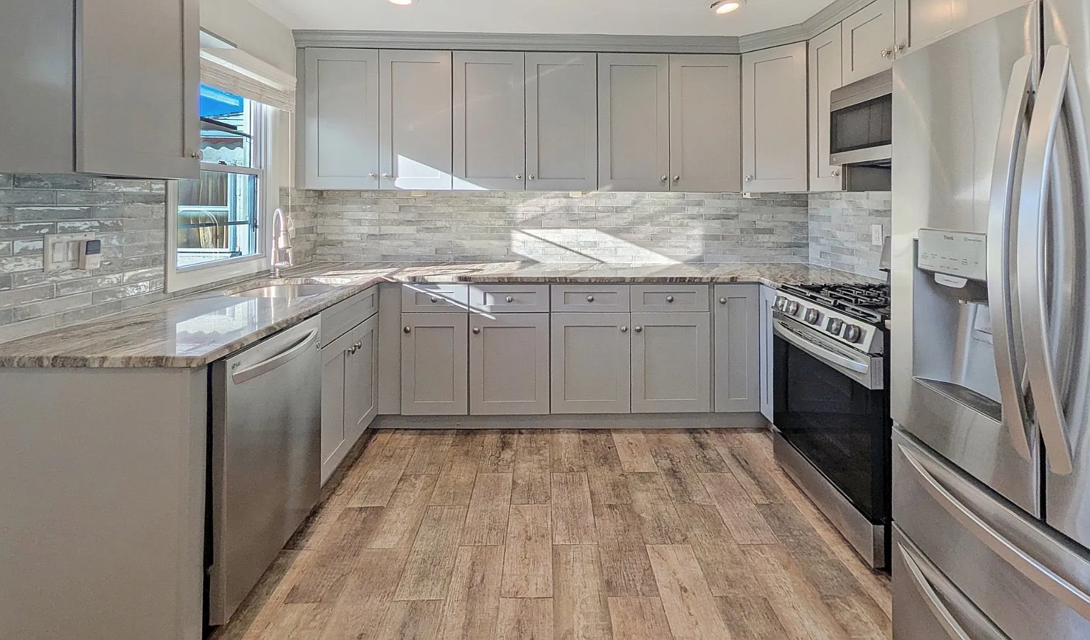 3 bed, $3,200 — Photo 2
