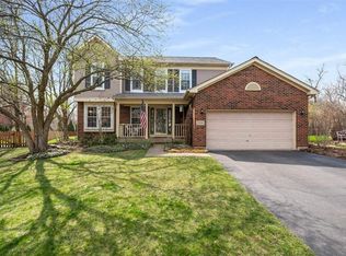2208 Beaumont Ct, Aurora, IL 60502