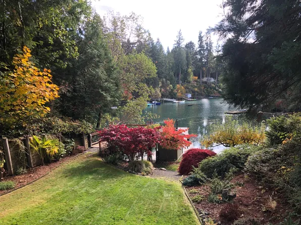 8737 Battle Point Dr NE, Bainbridge Island, WA 98110