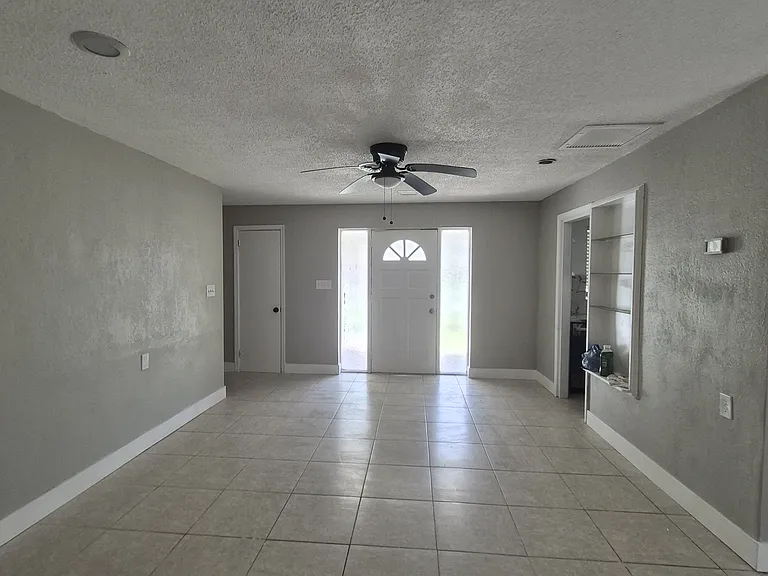 5311 Luna Vista Dr — Photo 4