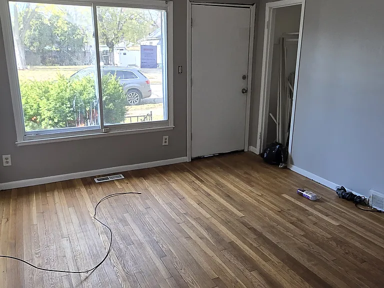 Livingroom with natural wood floors