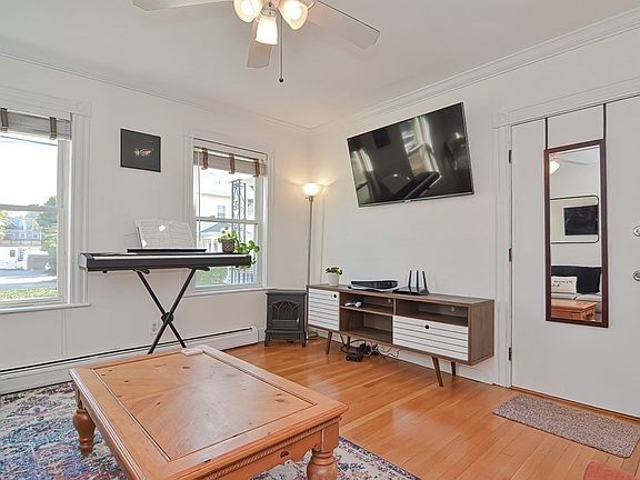 4th image of 34 Almont St #1