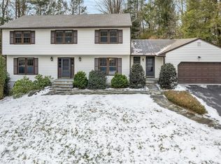 15 Grove Rd, Bedford, NY 10506