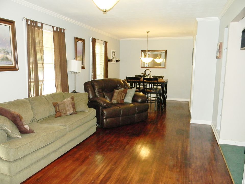 2nd image of 7255 Baker St