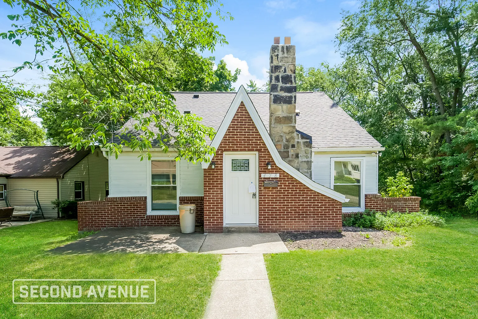 428 Cottage Ln photo 1