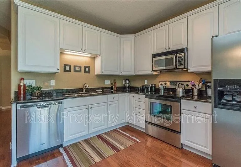 3031 Grand Ave #104 — Photo 5