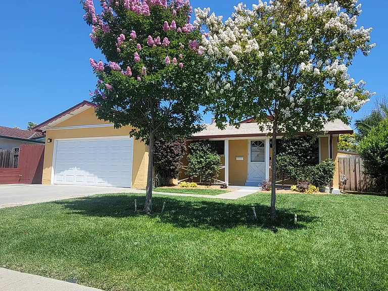 948 Leith Ave — Photo 1