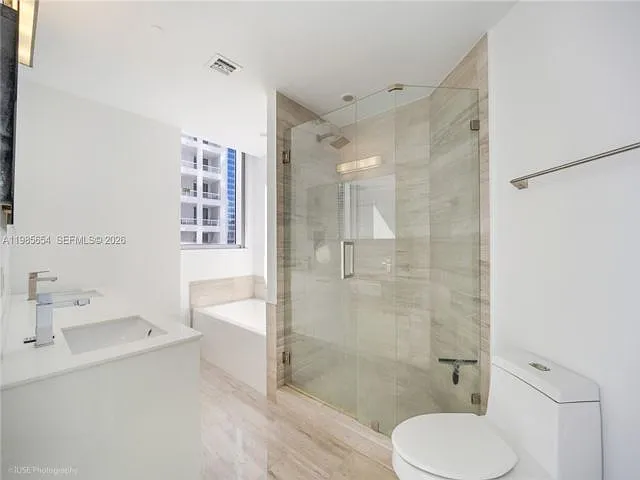 Building Photo - 1300 Brickell Ave