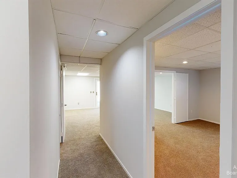 1280 Sunset Rd — Photo 32