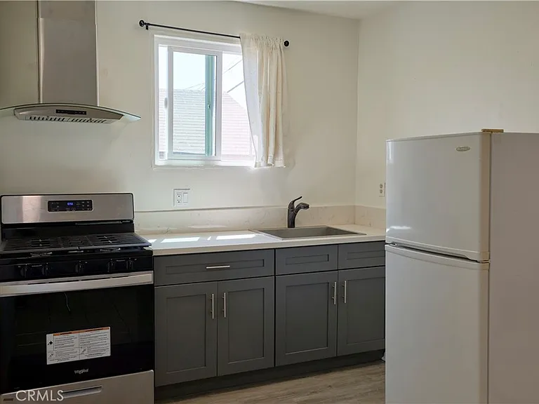 170 E Floral Dr — Photo 3