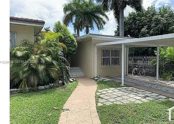 800 SW 25th Rd