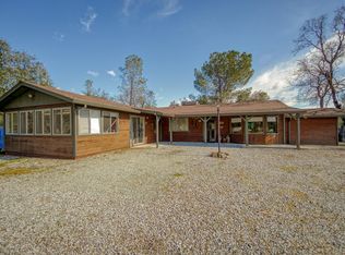 13554 E Valley Trl, Redding, CA 96003
