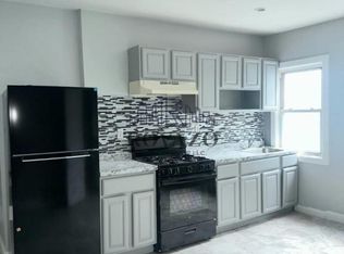 192 1st St #1A, Newark, NJ 07107