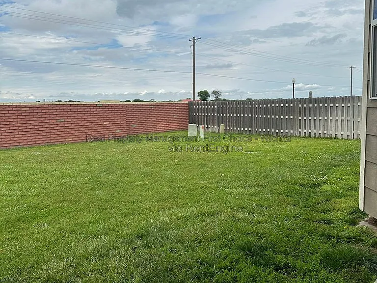 1548 W Hickory St — Photo 25